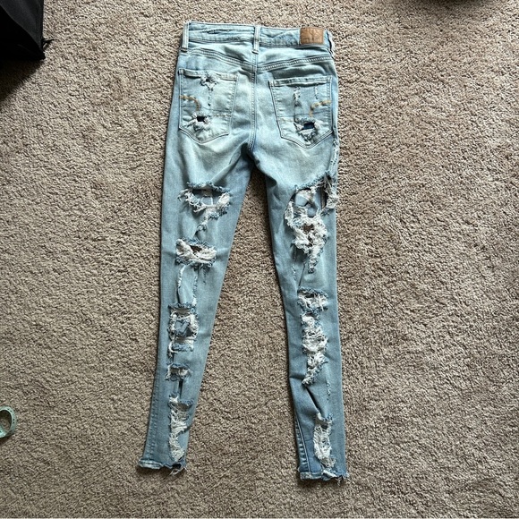 American Eagle Outfitters Super Stretch Distressed Light Wash Denim Jeans 2R - Picture 2 of 9
